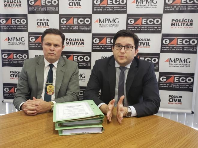 O delegado da PC, Gilmaro Alves e o Promotor de Justiça, Rafael Moreno, de Caratinga