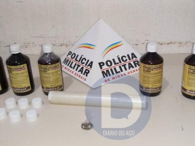 Os frascos com o produto químico foram apreendidos com o jovem preso pela PM