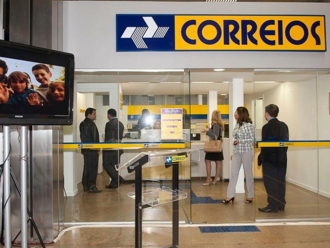 Em nota, os Correios afirmaram que, ao longo dos dois meses de negociação, buscaram construir uma proposta de acordo coletivo dentro das condições financeiras suportadas pelo caixa da empresa