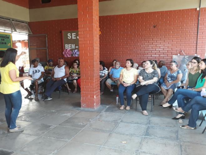 A psicóloga Márcia Vasconcelos realizou palestra na última quarta-feira (18)