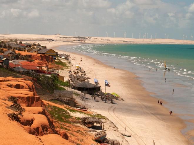 Mãe e filhos voltavam de um passeio na praia de Canoa Quebrada (CE) quando sofreram o acidente