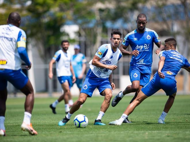 Na zona de rebaixamento, Cruzeiro terá o desafio de receber o líder do Brasileirão 