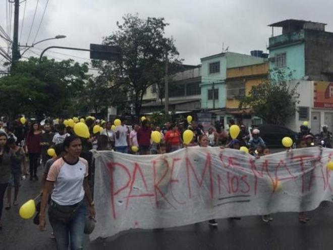 Protesto no domingo marcou enterro de menina morta com tiro de fuzil