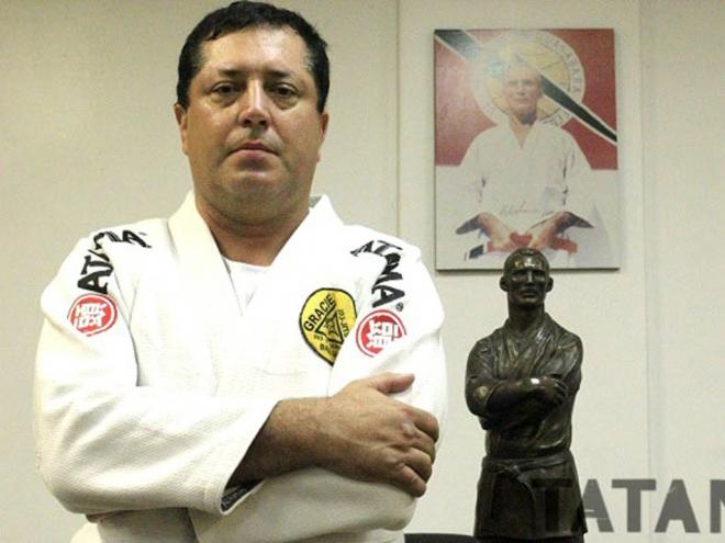 Filho do percursor do Jiu-jitsu no país, o faixa coral Rolker Gracie virá a Ipatinga no dia 5 
