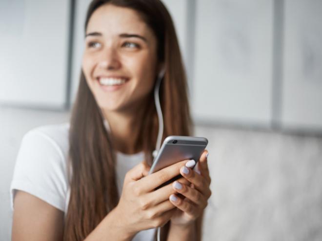 Desenvolvido pela Movile, dona do iFood, o aplicativo surgiu para promover a educação e a capacitação de jovens e professores