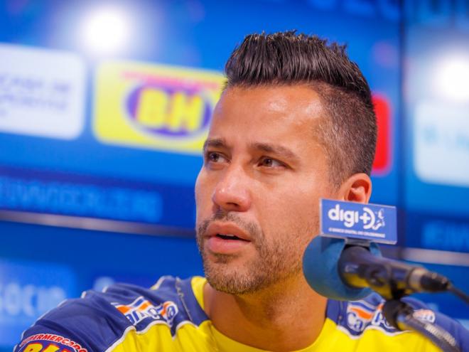 Para goleiro Fábio, duelo de hoje é mais decisivo que mata-mata da Copa do Brasil