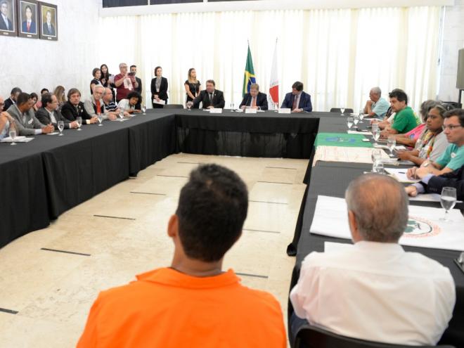 Encontro teve a participação de movimentos populares e de centrais sindicais