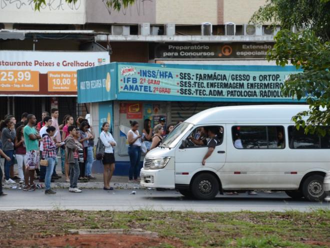 Punição será com multa de R$ 293,47 multiplicado pelo fator 5, totalizando R$ 1.467,35, e mais a remoção do veículo 