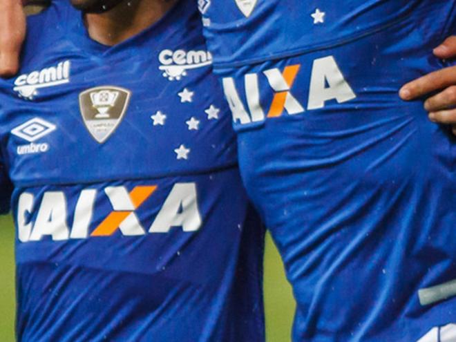 Loja virtual vendia produtos e material esportivo com a marca do time celeste