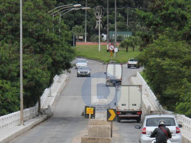 Viaduto ferroviário, na sequência da ponte velha, também precisa de reforma 