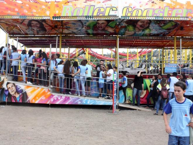 Nas partes da manhã e tarde desta quinta-feira, grupo de pessoas esteve de graça no parque