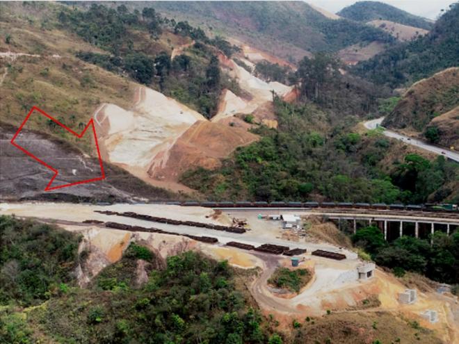 Dnit aguarda entendimentos com a concessionária da ferrovia para iniciar viaduto nesse ponto, em Antônio Dias