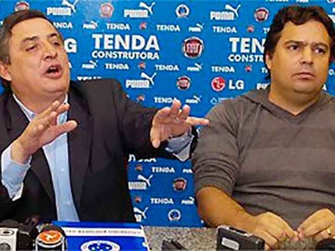 Antes parceiros, Zezé Perrela e Itair Machado estavam em lados opostos. Perrela venceu a disputa, tirou o ex-presidente do Ipatinga e vai tentar salvar o Cruzeiro da degola