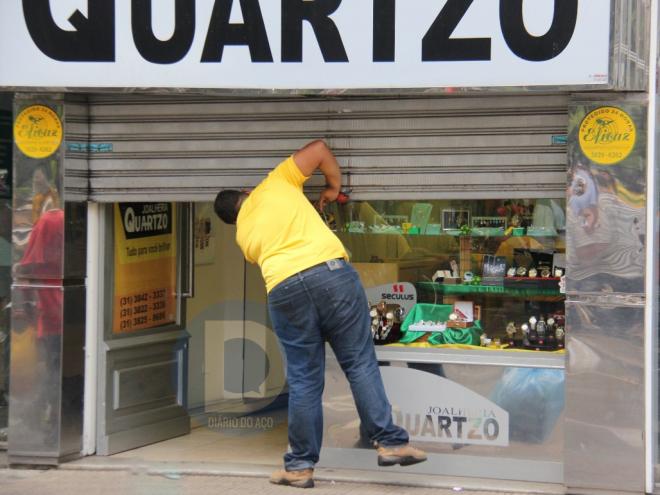 Atividades comerciais voltam ao funcionamento normal em Ipatinga apenas na segunda-feira (14) 