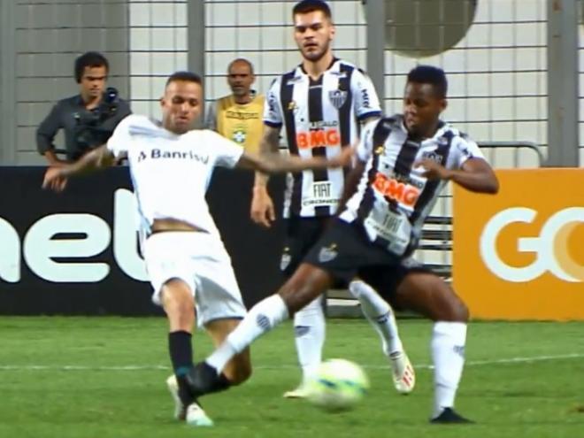 Cazares foi expulso num jogo em que o Atlético se complicou no campeonato