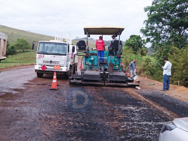 As obras de pavimentação da MG-760 estão paradas desde o fim de 2018, depois de apenas cinco quilômetros asfaltados
