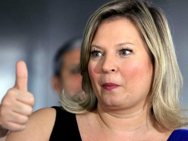 Deputada federal foi retirada do posto depois de não apoiar Eduardo Bolsonaro como novo líder do PSL na Câmara