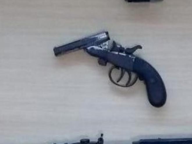 Arma usada em homicídio foi apreendida com o autor confesso do crime