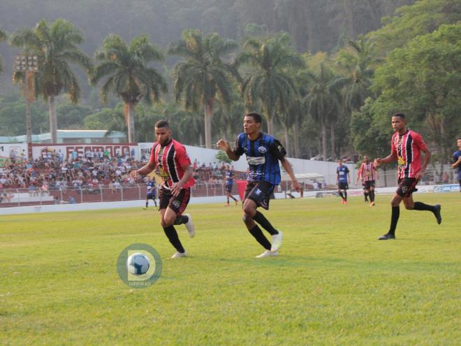 A partida entre União do Leste e Industrial foi muito disputada no meio campo