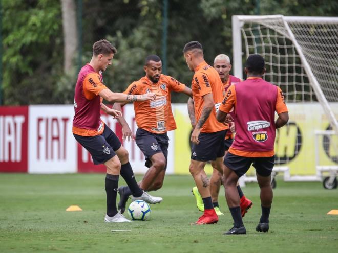 Mancini fechou o treino de fim de semana e deu pistas da escalação do Atlético para o jogo contra o São Paulo