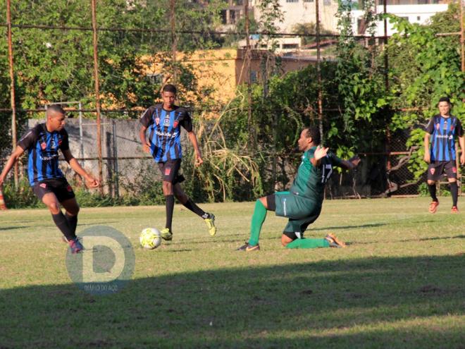 No campo do Iguaçu, o Palestra derrotou o time de Bugre por 2 a 0