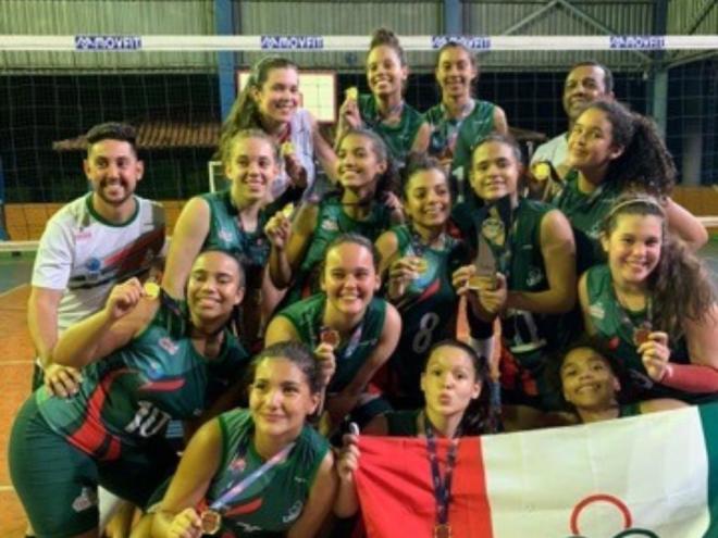A equipe Sub-17 bateu o MOVFIT nesta semana e conquistou pela terceira vez consecutiva o Circuito AR-4