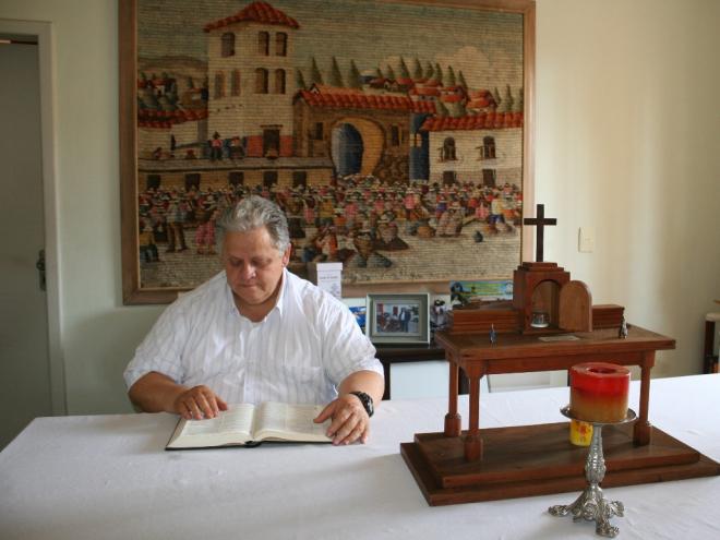 O padre Aloisio Vieira afirmou que a Igreja Católica incentiva a interceder pelos falecidos, principalmente, no Dia dos Finados 