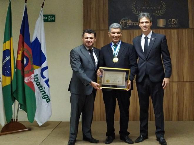 Elias Caetano Ferreira recebeu a honraria dos presidentes da Aciapi-CDL