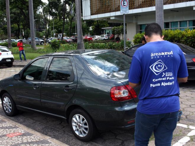 Tarifa é aplicada a quem desrespeita as normas do estacionamento em Ipatinga