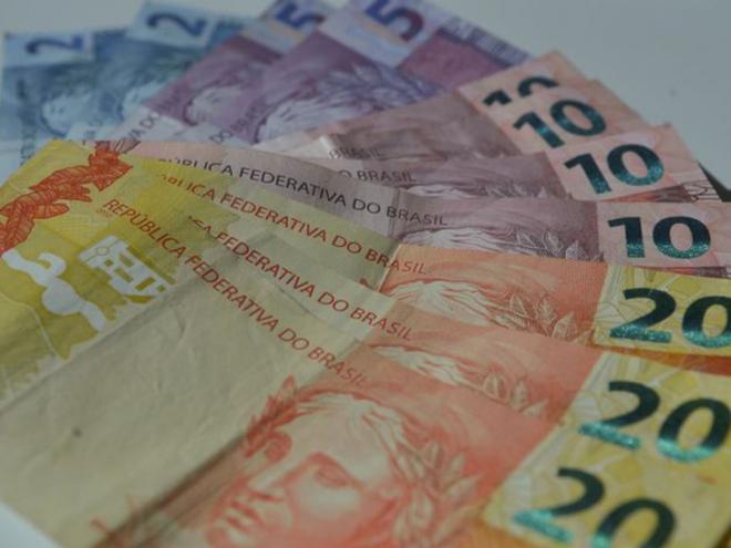 Os investidores que têm poupança antiga e não retiraram os recursos recebem rendimentos maiores