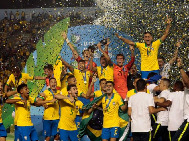 A equipe do técnico Guilherme Dalla Dea foi campeã, no estádio Bezerrão, no Gama (DF), com 100 por cento de aproveitamento