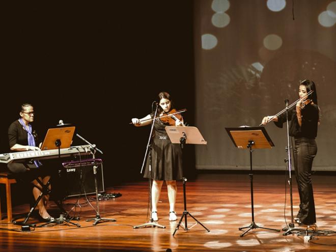 A CMSC mantém uma Escola de Música e um coral