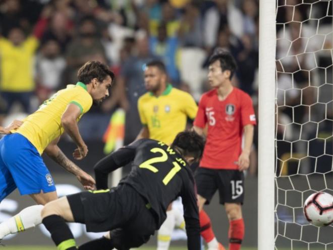  Canarinho encerra a Data FIFA de novembro com uma vitória e uma derrota, três gols feitos e apenas um sofrido.