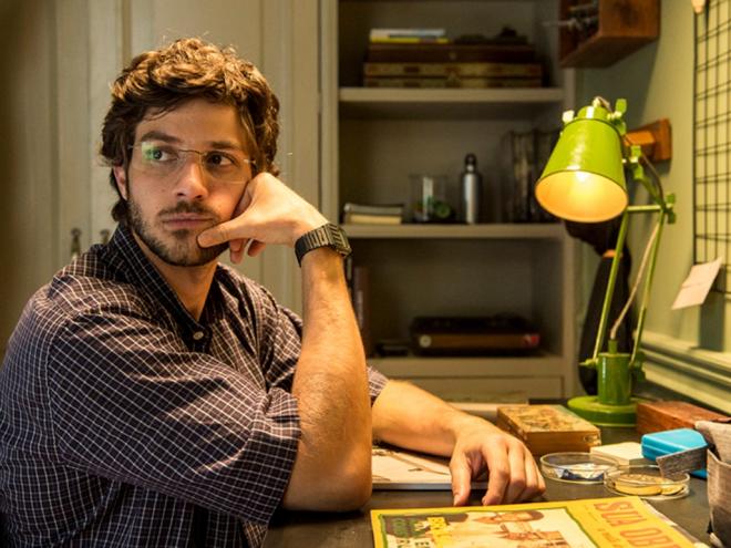 Em 'Amor de Mãe', Chay Suede interpreta Danilo, que terá que superar seus medos e enfrentar a realidade da doença terminal de sua mãe