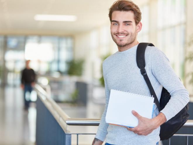 A bolsa do Prouni deve ser atualizada no final de todos os semestres, ainda que o regime acadêmico da instituição seja anual
