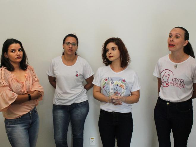 Karine Melo Oliveira e as doulas Natália Luiza Pedro, Rafaella Rocha de Souza e Daniela Grippa acompanharam de perto a apreciação do PL 