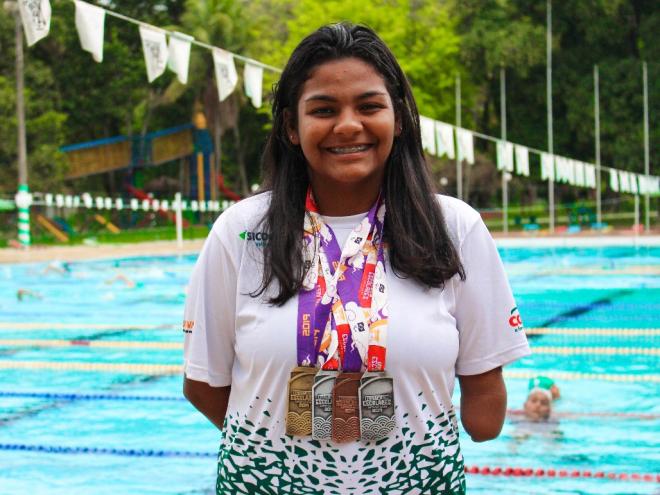  Fernanda Souza Santos conquistou uma medalha de ouro, duas de prata e uma de bronze