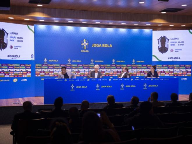 Entre as novidades está a volta da atacante Cristiane, que se lesionou na Copa do Mundo