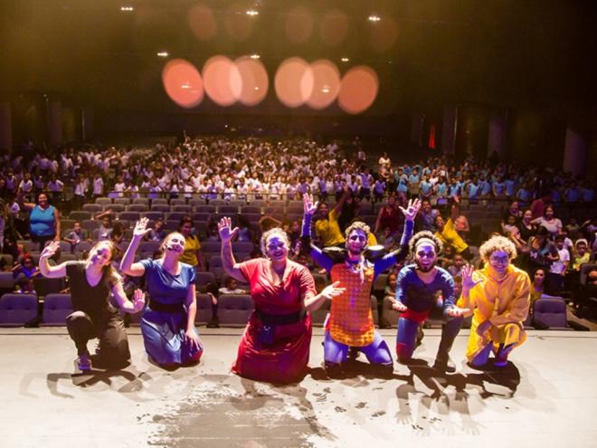 Mais de 700 crianças conferiram as aventuras do Quixote no Grande Teatro do Sesc Palladium, em Belo Horizonte