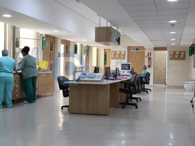 Visão da entrada da UTI do Hospital Metropolitano Unimed