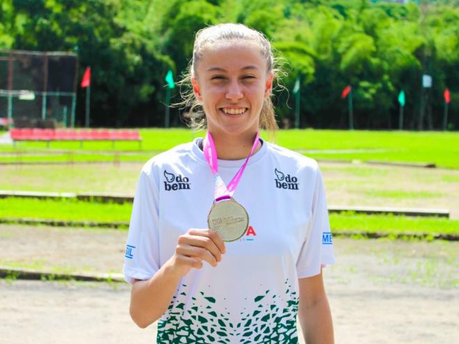 Marina Oliveira conquistou a medalha nos Jogos Escolares da Juventude