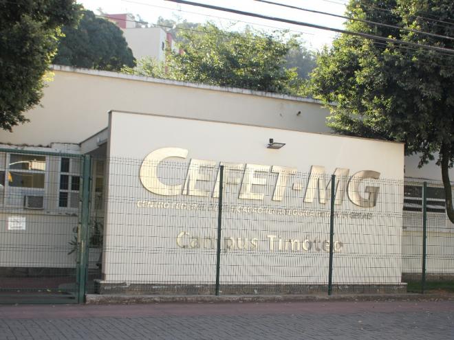Os objetivos da usina fotovoltaica no campus de Timóteo são gerar economia na conta de energia elétrica e contribuir com o meio ambiente