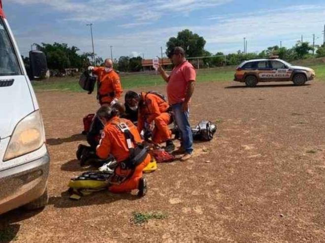 Socorristas tentaram reanimar menina de seis anos, mas ela não resistiu a ferimentos de tiro e morreu