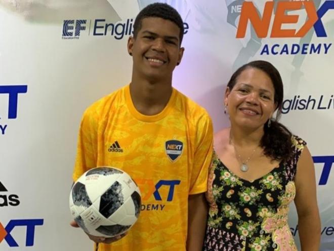 Com a primeira mensalidade paga, Alisson precisará investir agora em materiais como chuteira, uniformes, acompanhamento profissional e alimentação adequada
