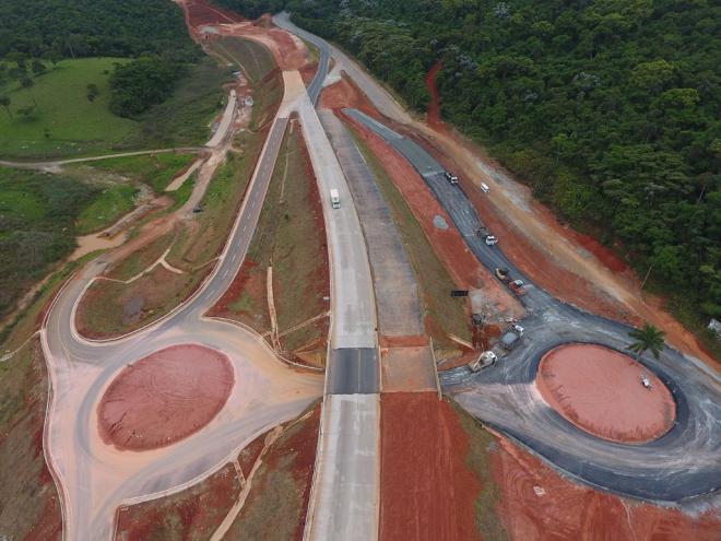 A implantação dos novos trevos de acesso às cidades de Itabira e Bom Jesus do Amparo entraram em nova etapa
