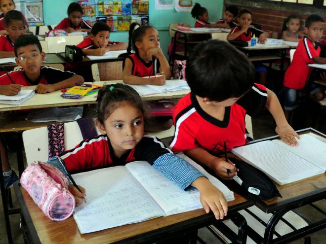 A orientação vale tanto para os estudantes do ensino fundamental, 1° ao 9° ano, quanto para os do ensino médio