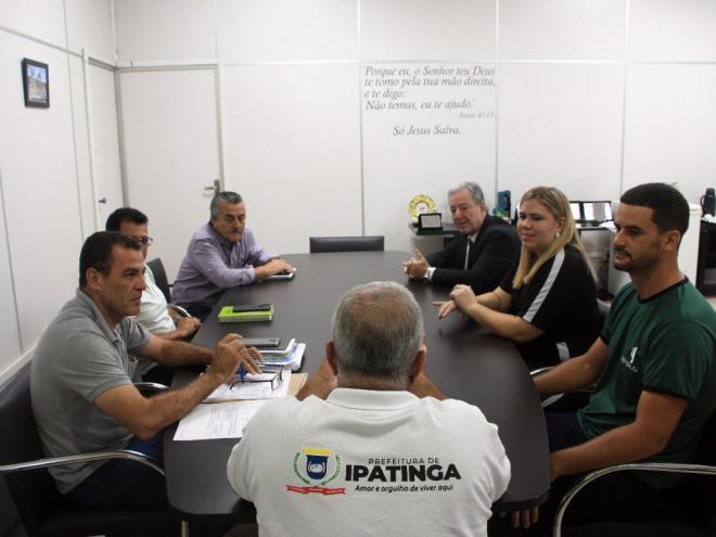 Representantes da empresa vencedora do processo licitatório se reuniuram com o prefeito nesta terça-feira