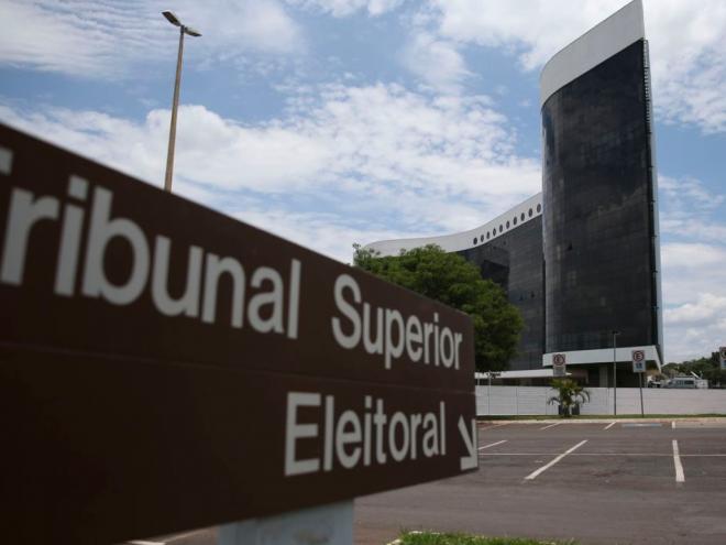 Para a criação de partidos políticos, um dos requisitos exigidos é a apresentação de fichas de apoiamento de eleitores