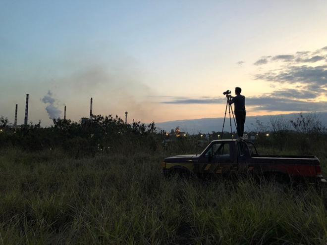 O fotógrafo Rodrigo Zeferino em ação