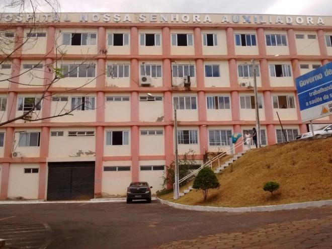 Familiares da jovem que deu à luz encontraram recém-nascido no quarto e o levaram para o hospital; menino não resistiu 
